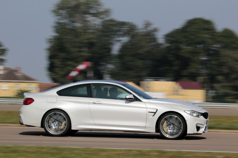  BMW M4 Coupe Competition Package 2016 года  (фото 4 из 29)